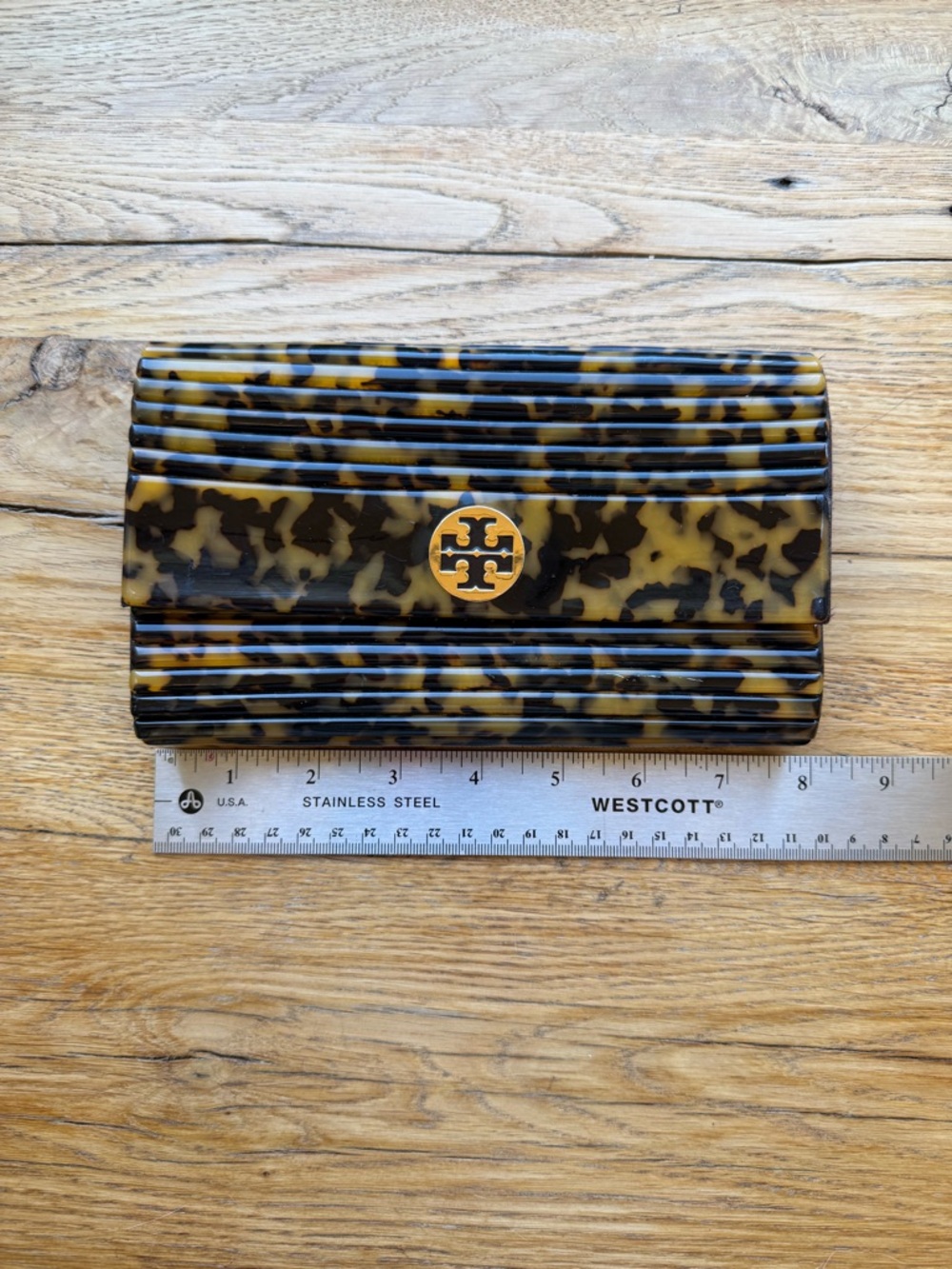 Tory Burch Tortoiseshell Resin Fold-Over Clutch with Logo Medallion - Picture 8 of 10